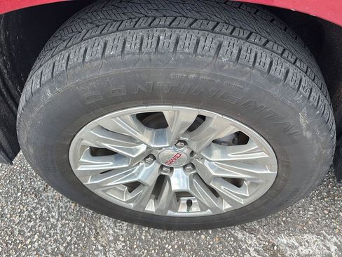 Used 2023 GMC Yukon Denali RWD image 12