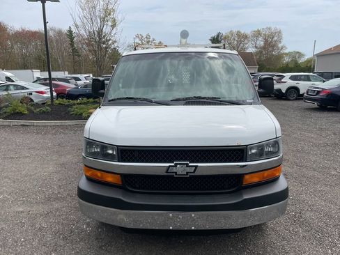 Used 2015 Chevrolet Express 2500 w/ Chrome Appearance Package RWD image 3