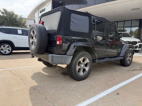 Used 2017 Jeep Wrangler Unlimited Sahara w/ Max Tow Package AWD/4WD image 6