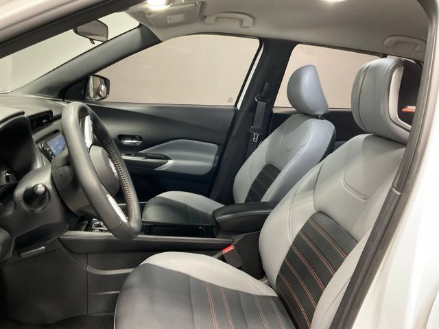 Used 2023 Nissan Kicks SR w/ SR Premium Package FWD image 16
