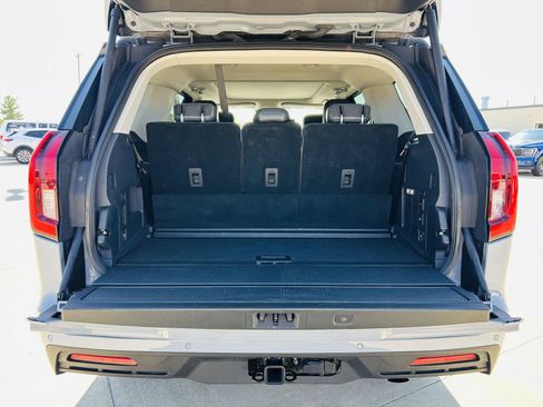 Used 2025 Ford Expedition Active AWD/4WD image 35