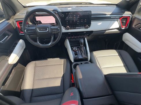 Used 2023 GMC Canyon AT4X AWD/4WD image 9