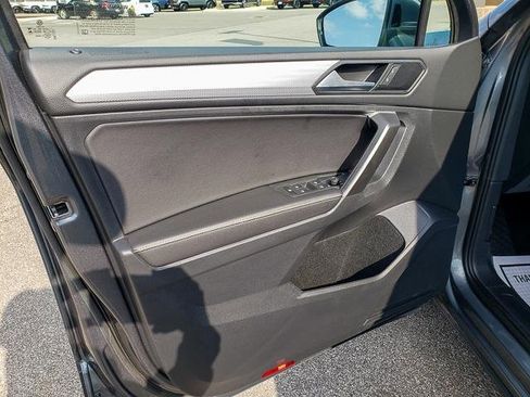 Used 2024 Volkswagen Tiguan S image 9