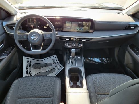 Certified 2025 Nissan Kicks SV image 9