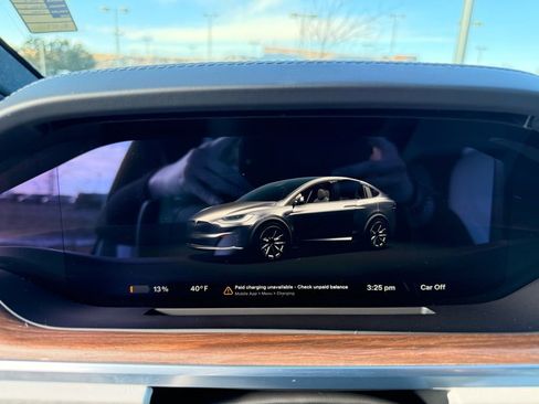 Used 2022 Tesla Model X image 12