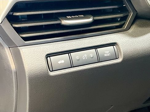 Used 2025 Nissan Altima 2.5 S FWD image 10