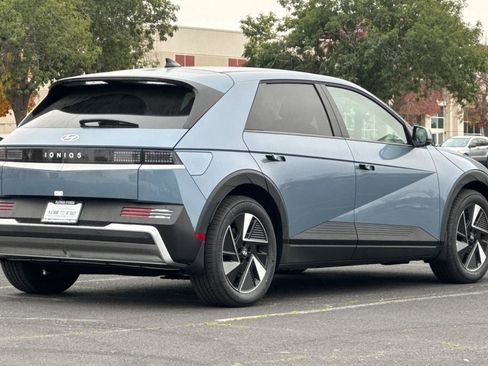 New 2026 Hyundai Ioniq 5 SEL image 4