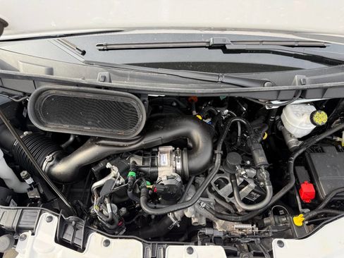 Used 2023 Ford Transit 350 XLT image 10