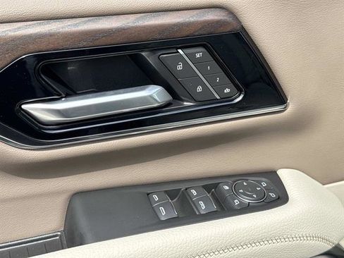 New 2026 GMC Yukon XL Denali w/ Denali Reserve Package AWD/4WD image 15