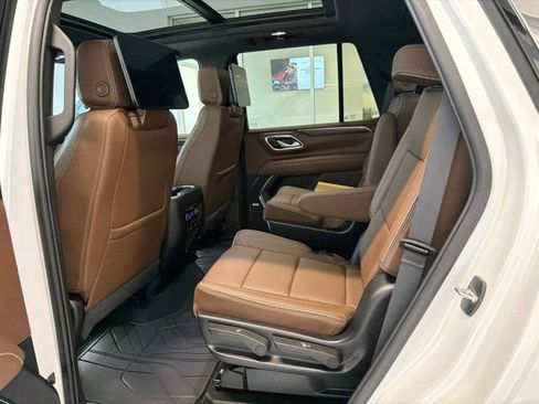 Used 2024 Chevrolet Tahoe High Country w/ Advanced Technology Package AWD/4WD image 23