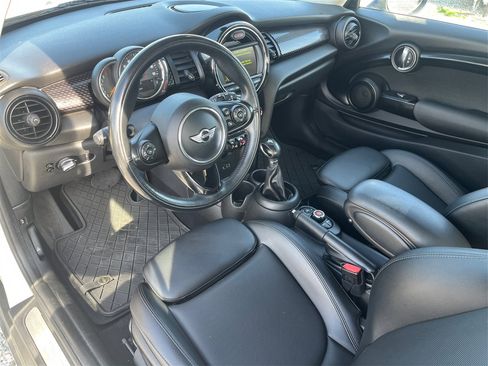Used 2018 MINI Cooper S image 9