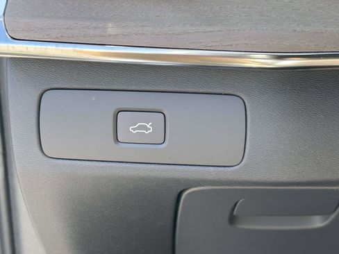 New 2026 Volvo XC90 B6 Plus w/ Protection Package Premier AWD/4WD image 21
