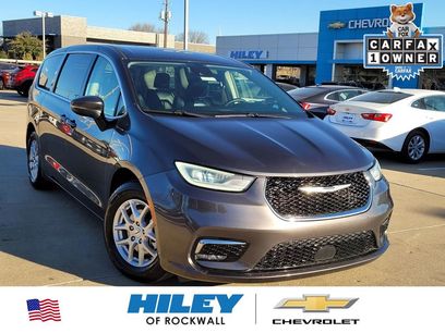Used 2023 Chrysler Pacifica Touring-L