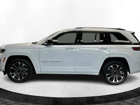 Certified 2022 Jeep Grand Cherokee Overland image 2