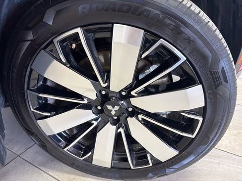 Used 2025 Mitsubishi Outlander SE FWD image 20