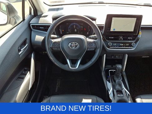 Used 2024 Toyota Corolla Cross XLE w/ Convenience Package AWD/4WD image 13