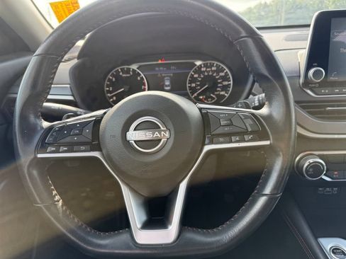 Used 2024 Nissan Altima 2.5 SR FWD image 8