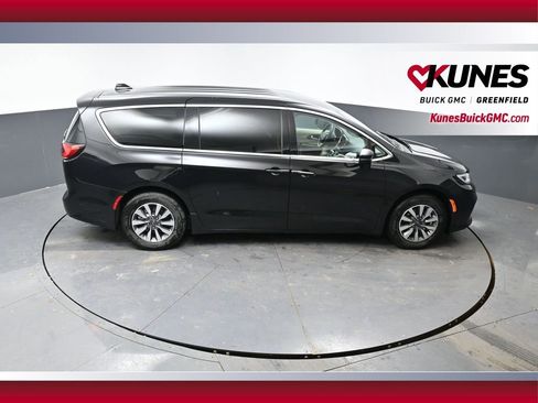 Used 2024 Chrysler Pacifica Select FWD image 39