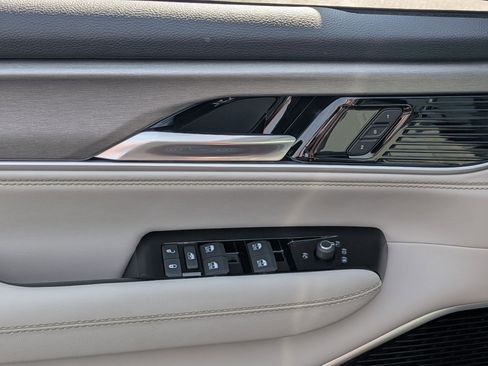 New 2026 Jeep Grand Wagoneer L Limited AWD/4WD image 11