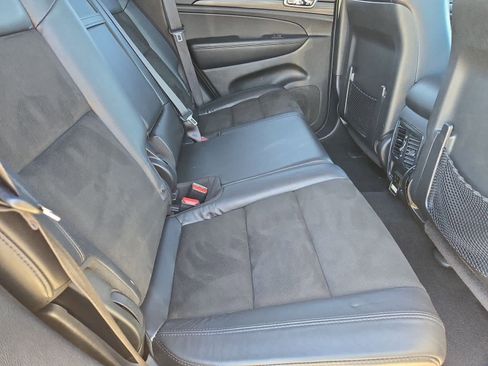 Used 2019 Jeep Grand Cherokee Altitude image 20