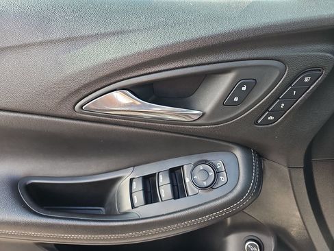 Used 2023 Buick Encore GX Essence w/ Experience Buick Package image 32