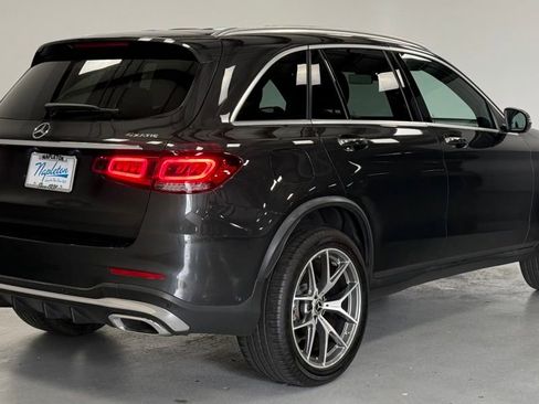 Used 2022 Mercedes-Benz GLC 300 4MATIC w/ AMG Line image 3