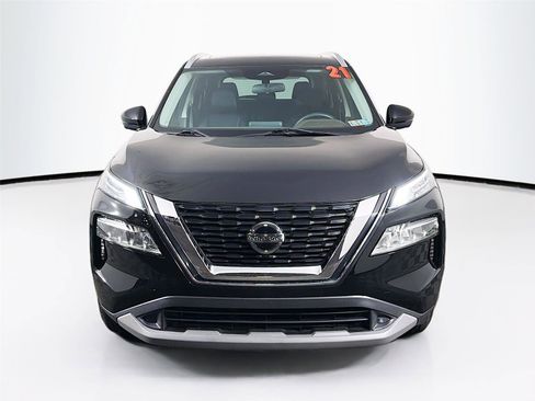 Used 2021 Nissan Rogue SV w/ Premium Package image 2