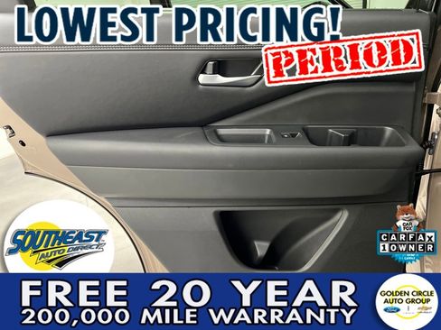 Used 2024 Nissan Pathfinder Platinum w/ Cargo Package image 15