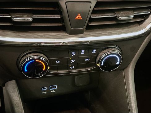 Used 2025 Buick Encore GX Preferred image 23