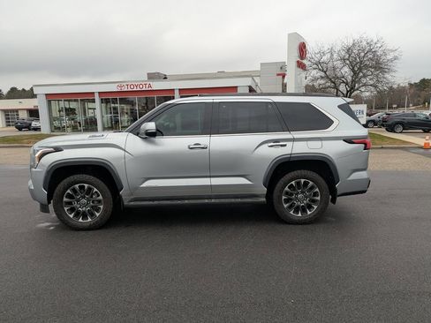 Used 2023 Toyota Sequoia Limited image 2