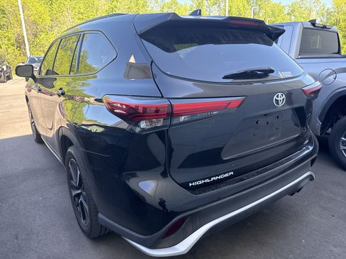Used 2022 Toyota Highlander XSE image 6