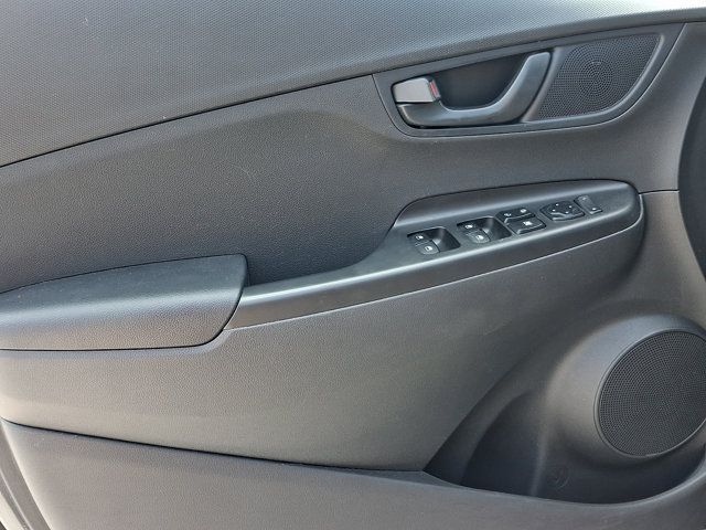 Certified 2023 Hyundai Kona SEL AWD/4WD image 11