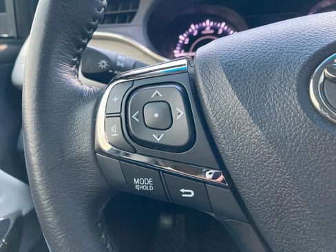Used 2017 Toyota Avalon XLE Premium FWD image 16