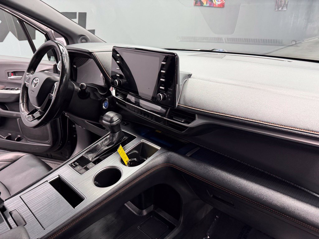 Used 2021 Toyota Sienna XSE w/ XSE Plus Package FWD image 44