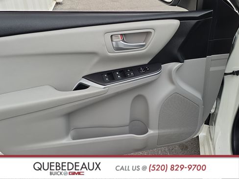 Used 2015 Toyota Camry SE image 9