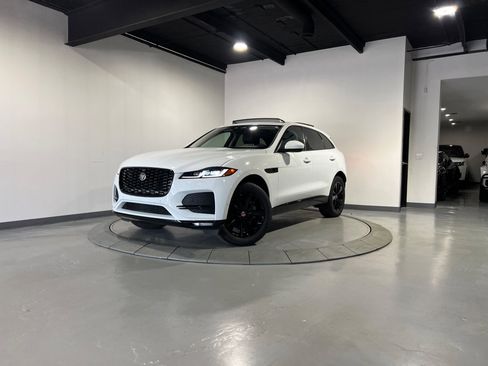 Used 2021 Jaguar F-PACE S image 2