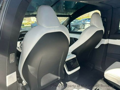 Used 2024 Tesla Model X Plaid image 8