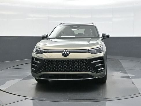 New 2026 Volkswagen Tiguan SE R-Line AWD/4WD image 2