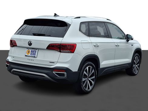 Used 2022 Volkswagen Taos SE w/ Panoramic Sunroof Package image 7