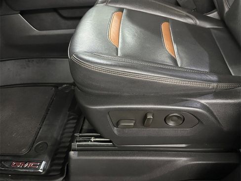 Used 2022 GMC Sierra 1500 AT4 w/ AT4 Premium Package image 16