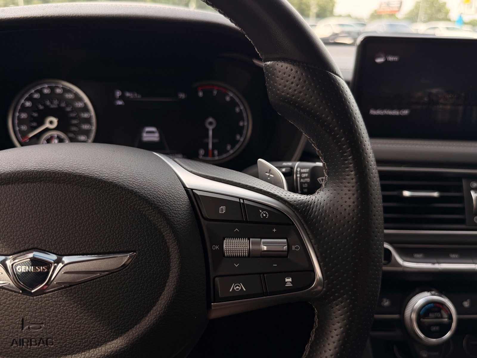 Used 2022 Genesis G70 3.3T RWD image 33