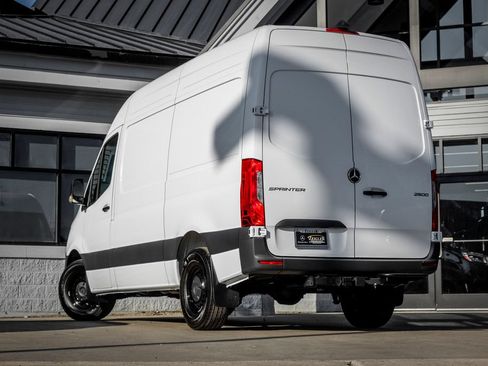 Used 2026 Mercedes-Benz Sprinter 2500 image 2