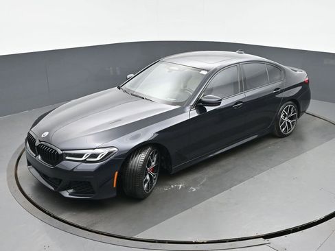Used 2023 BMW M550i xDrive w/ Dynamic Handling Package AWD/4WD image 34