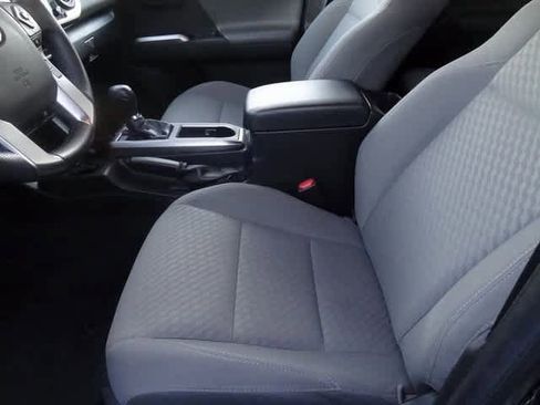 Used 2022 Toyota Tacoma SR5 image 8