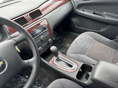 Used 2009 Chevrolet Impala LT image 12