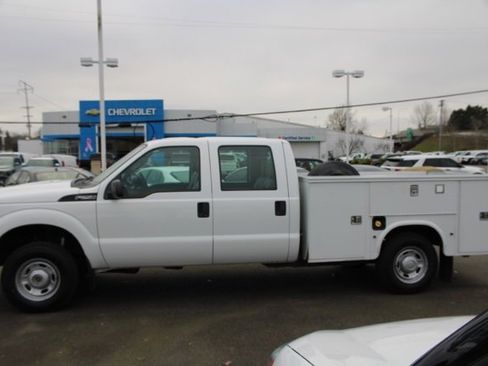 Used 2012 Ford F250 XL w/ Skid Plate Pkg image 4