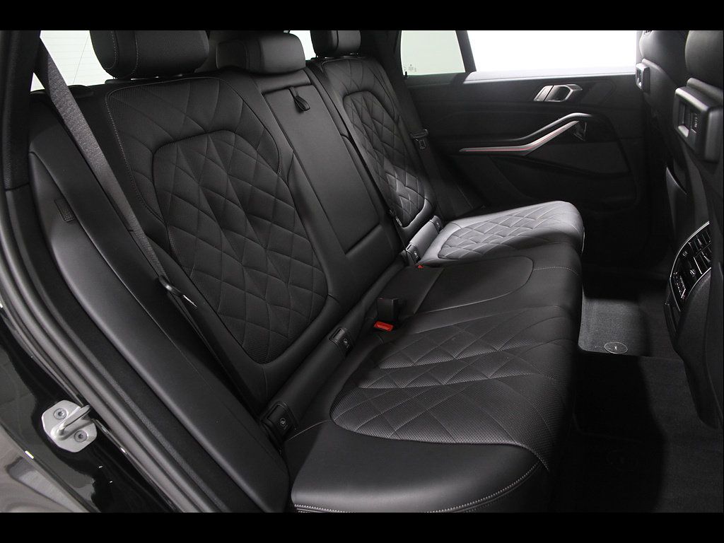 Used 2023 BMW X5 xDrive40i w/ Premium Package AWD/4WD image 19