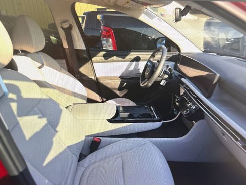 Used 2025 Hyundai Tucson Limited image 12