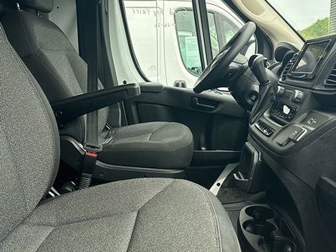 Used 2025 RAM ProMaster 2500 w/ U-Haul Equipment Group FWD image 12