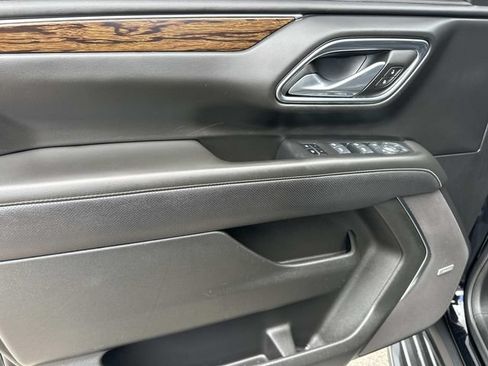 Used 2024 Chevrolet Suburban Premier w/ Premium Package AWD/4WD image 15